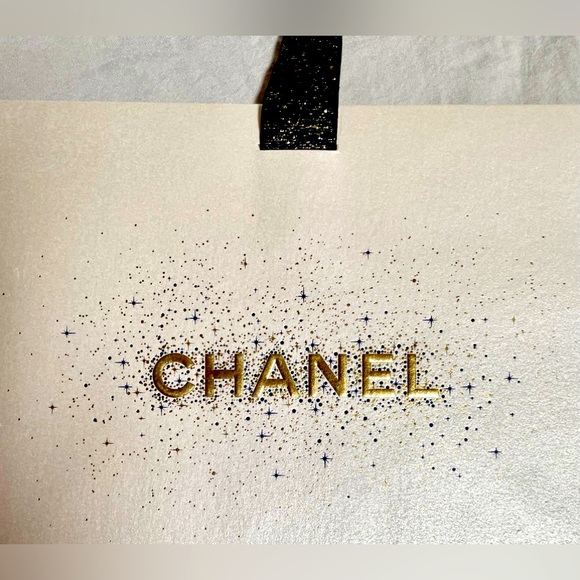 CHANEL Limited Edition Novelty foldable Gift bag/box off white/cream size9x6 NEW - Picture 10 of 10